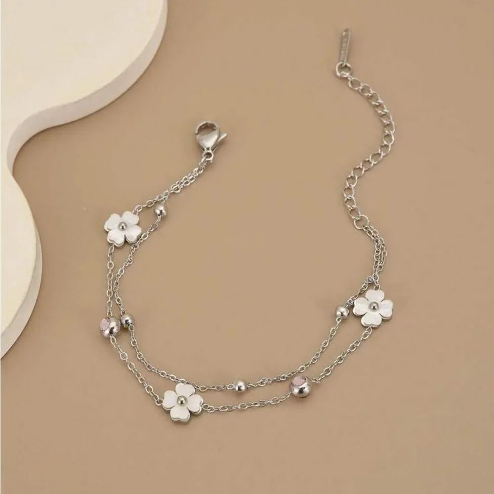 Silver Floral Bracelet M1750